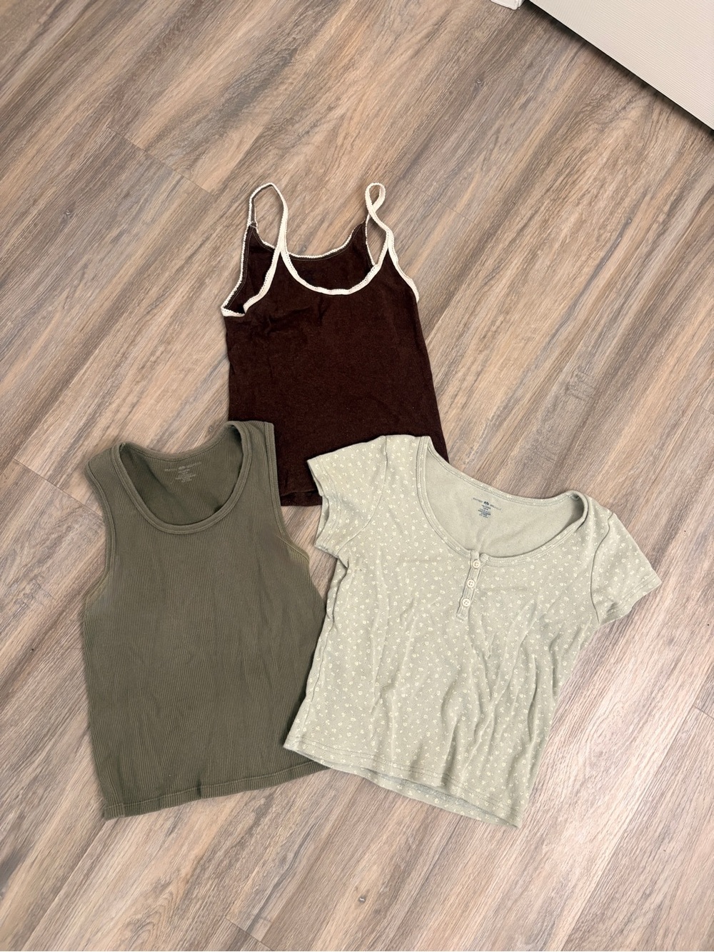 Brandy Melville Top Bundle - Picture 1 of 4